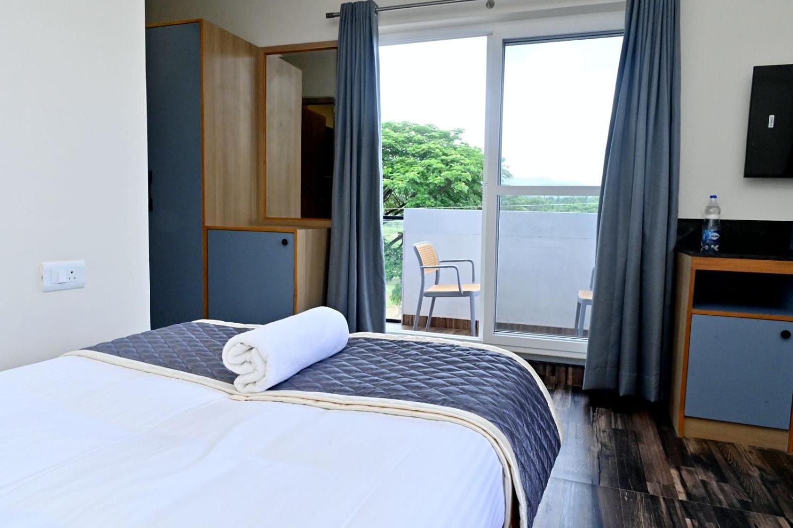 Hometown Sharu'S Inn A Luxury Hotel Chikmagalūr Kültér fotó
